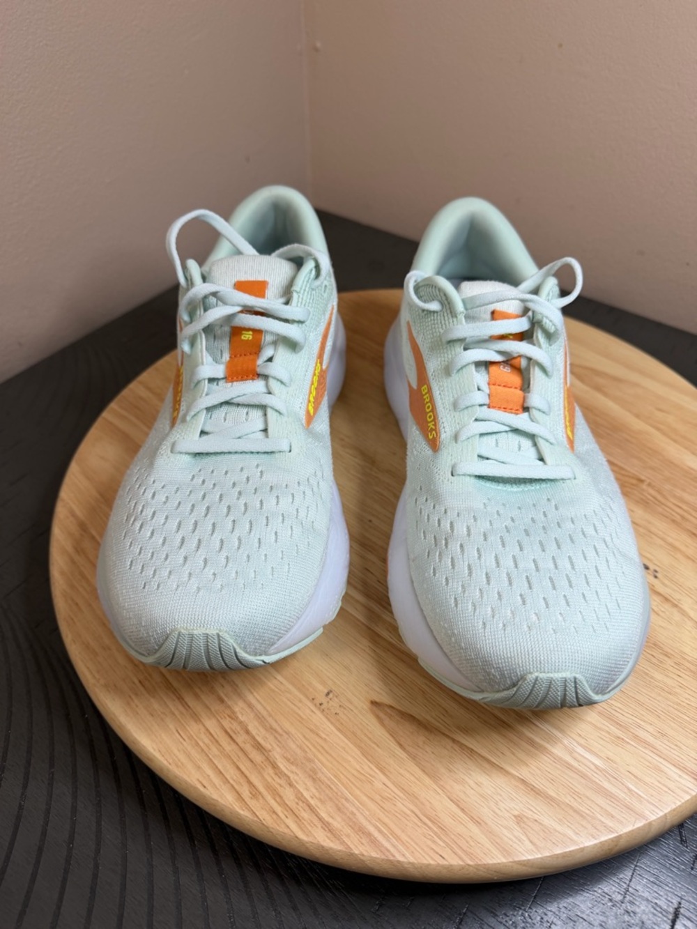 Brooks women’s ghost 16 running shoes